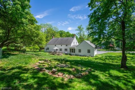 34 Unneberg Avenue Roxbury NJ 07876