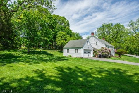 34 Unneberg Avenue Roxbury NJ 07876