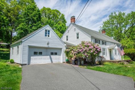 34 Unneberg Avenue Roxbury NJ 07876