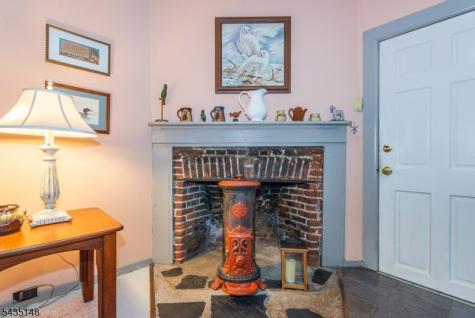 34 Unneberg Avenue Roxbury NJ 07876