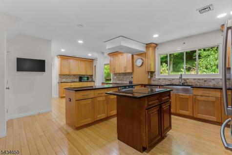596 Terhune Drive Wayne NJ 07470