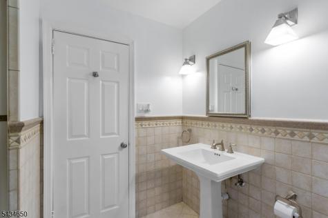 596 Terhune Drive Wayne NJ 07470