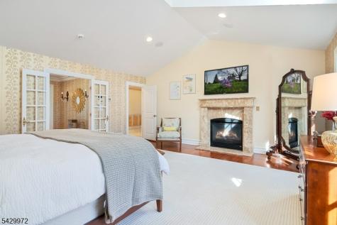 9 Bishops Lane Millburn NJ 07078