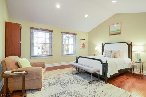 9 Bishops Lane Millburn NJ 07078