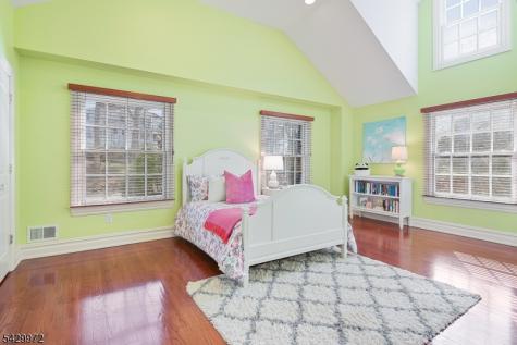 9 Bishops Lane Millburn NJ 07078