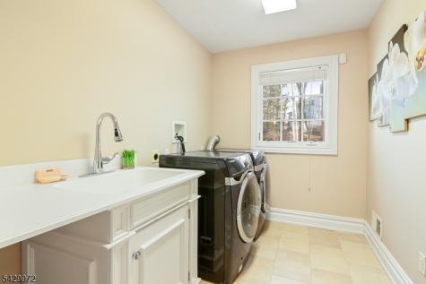 9 Bishops Lane Millburn NJ 07078