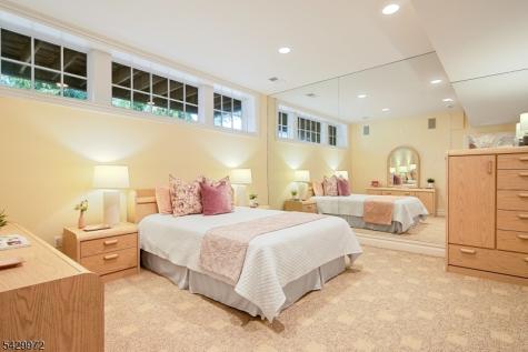 9 Bishops Lane Millburn NJ 07078