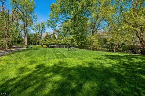 9 Bishops Lane Millburn NJ 07078