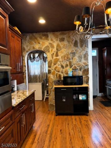 62 Shephard Avenue Newark NJ 07112