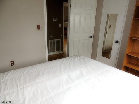 118 Benart Place Middlesex NJ 08846