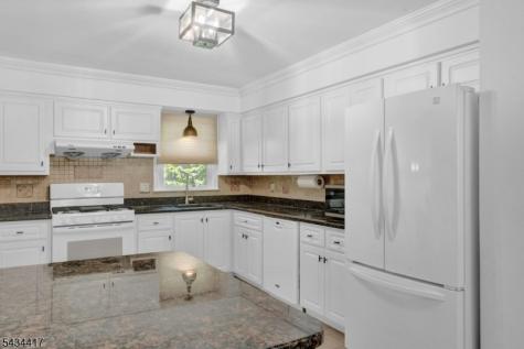 27 Shady Terrace Wayne NJ 07470