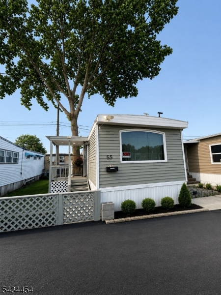 55 Helen Moonachie NJ 07074