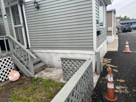 55 Helen Moonachie NJ 07074