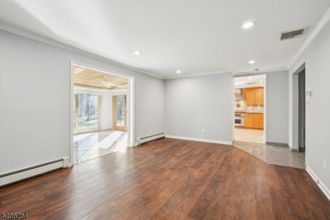 7 Mansfield Court Livingston NJ 07039