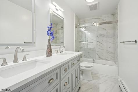 7 Mansfield Court Livingston NJ 07039
