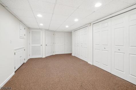 7 Mansfield Court Livingston NJ 07039