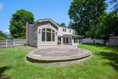 7 Mansfield Court Livingston NJ 07039