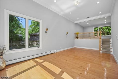 7 Mansfield Court Livingston NJ 07039