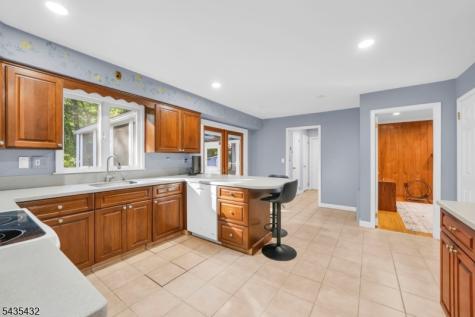 10 Diann Drive Montville NJ 07045