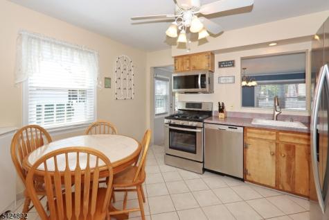 722 Pine Street Roselle Park NJ 07204