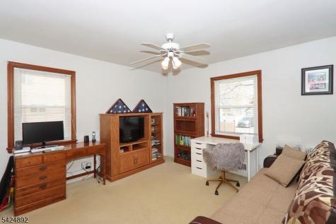 722 Pine Street Roselle Park NJ 07204