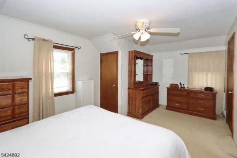 722 Pine Street Roselle Park NJ 07204