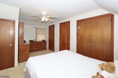 722 Pine Street Roselle Park NJ 07204