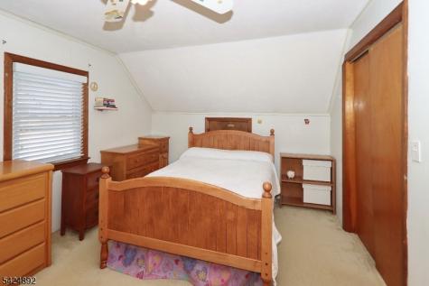 722 Pine Street Roselle Park NJ 07204