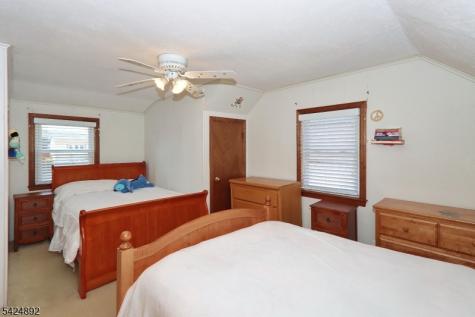 722 Pine Street Roselle Park NJ 07204