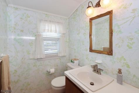 722 Pine Street Roselle Park NJ 07204