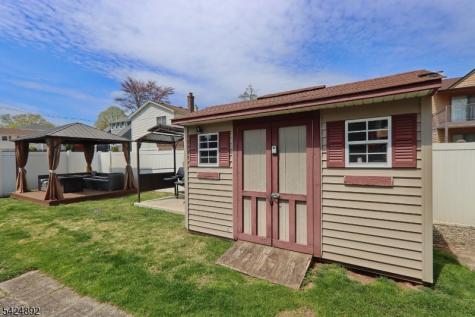 722 Pine Street Roselle Park NJ 07204