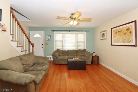 722 Pine Street Roselle Park NJ 07204