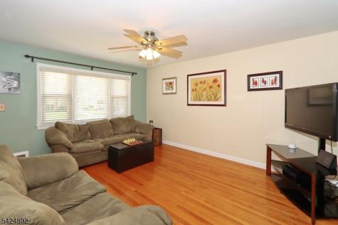 722 Pine Street Roselle Park NJ 07204