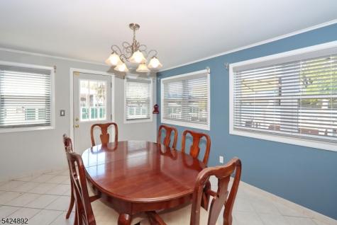 722 Pine Street Roselle Park NJ 07204