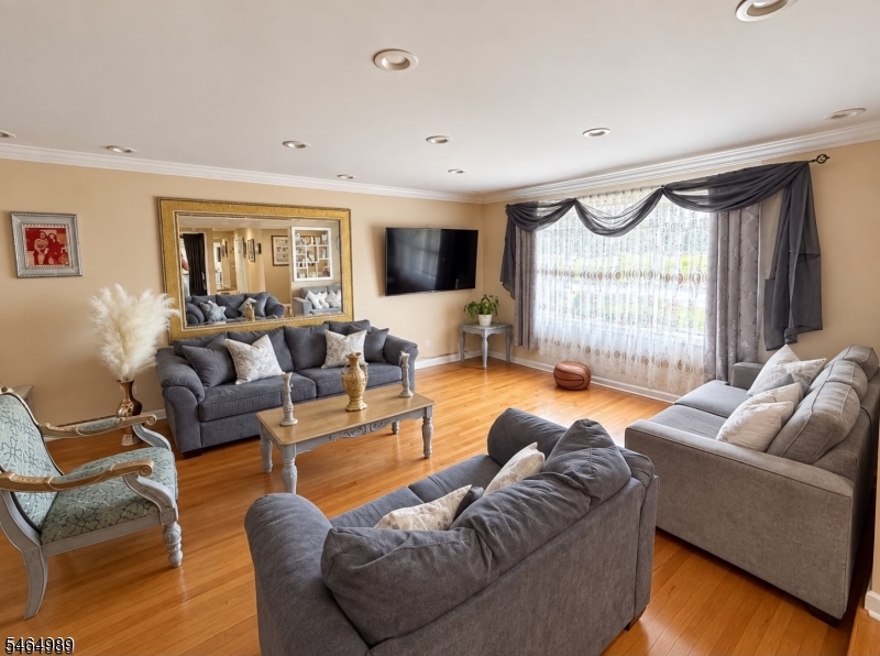115 Crampton Avenue Woodbridge NJ 07095