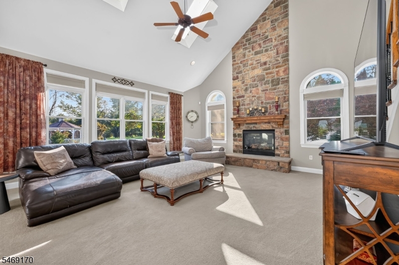 28 Nashaway Drive Raritan NJ 08551