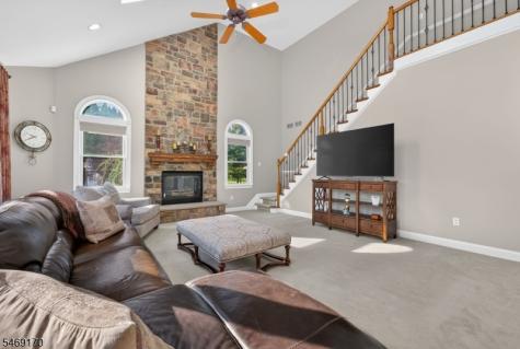 28 Nashaway Drive Raritan NJ 08551