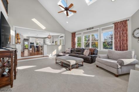 28 Nashaway Drive Raritan NJ 08551