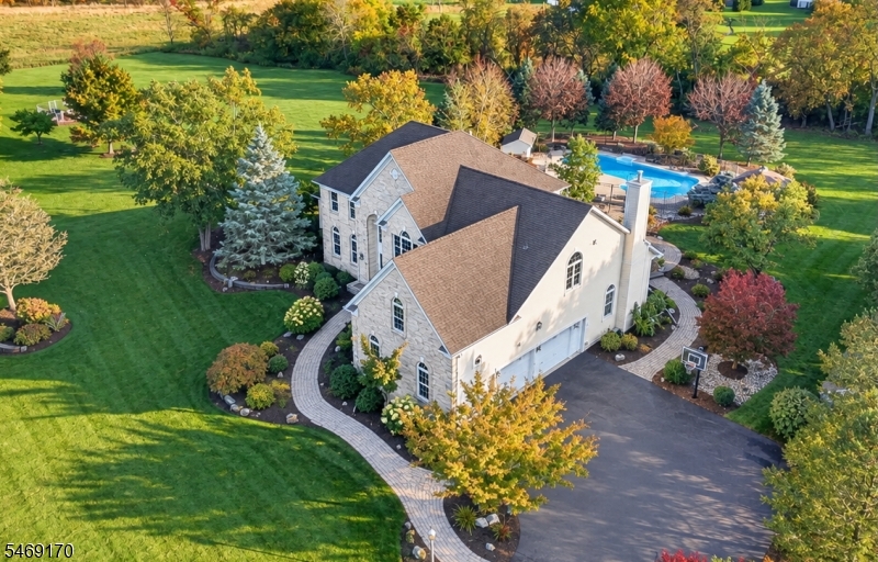 28 Nashaway Drive Raritan NJ 08551