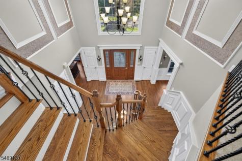 28 Nashaway Drive Raritan NJ 08551