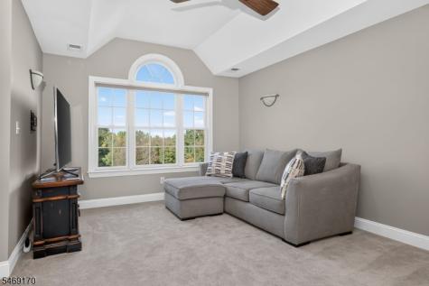28 Nashaway Drive Raritan NJ 08551