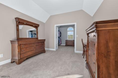 28 Nashaway Drive Raritan NJ 08551
