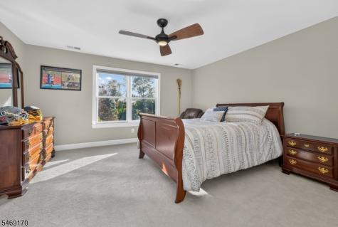 28 Nashaway Drive Raritan NJ 08551