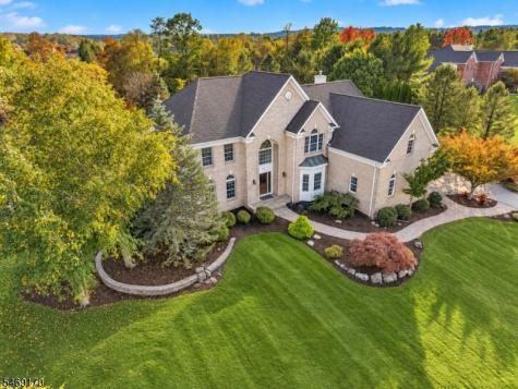 28 Nashaway Drive Raritan NJ 08551