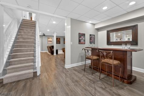 28 Nashaway Drive Raritan NJ 08551