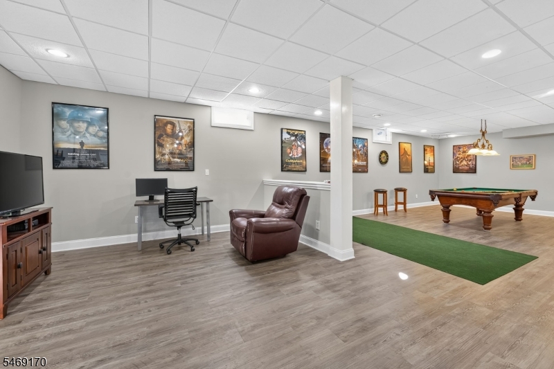 28 Nashaway Drive Raritan NJ 08551