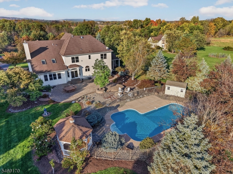 28 Nashaway Drive Raritan NJ 08551