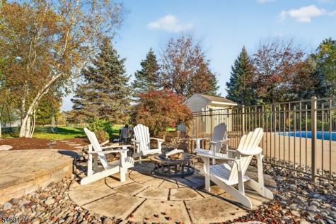 28 Nashaway Drive Raritan NJ 08551