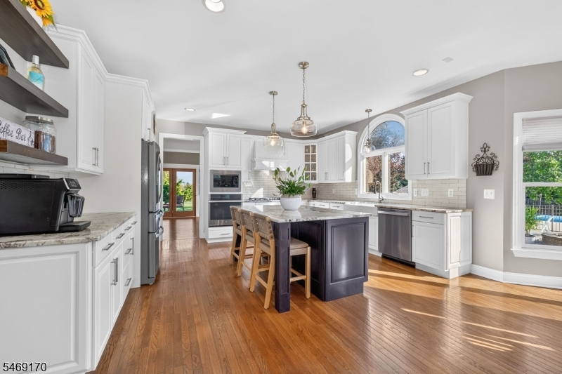 28 Nashaway Drive Raritan NJ 08551