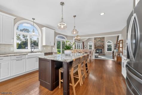 28 Nashaway Drive Raritan NJ 08551